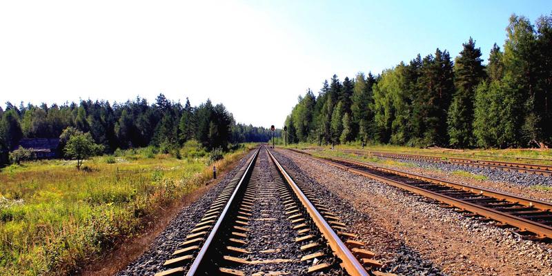 跨境电商独立站SEO实战：多语言市场关键词研究与站内优化策略，突破亚马逊运营瓶颈